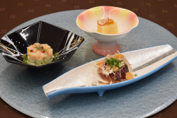 前菜:白蘆竹豆腐、かつおのづけ、甘海老のタルタル