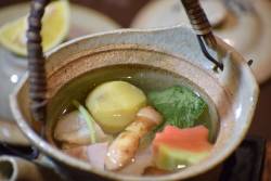 吸物 『土瓶蒸し』 鯛 松茸 海老 銀杏 舞茸 若鶏 三つ葉 栗 酢橘