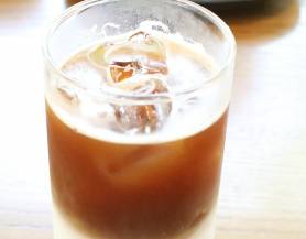 ドリンク:数種類からお選びいただけます。※画像はカフェオレ(一例)
